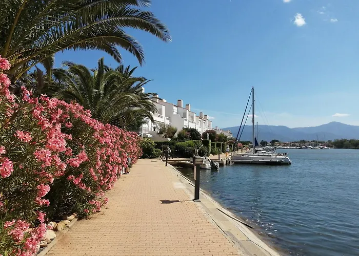 Vue Lagune Et Bateaux A 100m De La * Сен-Сиприен